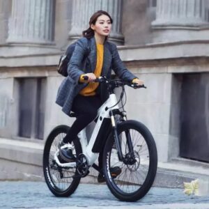 Thiết kế thể thao năng động cho cuộc sống đô thị.