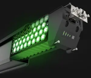 Pin lithium dung lượng lớn cho phép đi 100km mỗi lần sạc.