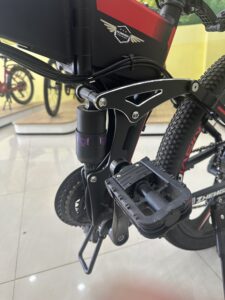 Hình ảnh thực tế Giảm Chấn ở giữa khung xe