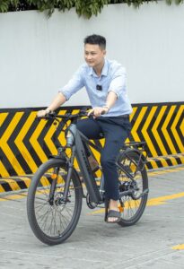 So với xe máy thì việc sử dụng xe đạp trợ lực điện tiết kiệm hơn rất nhiều.