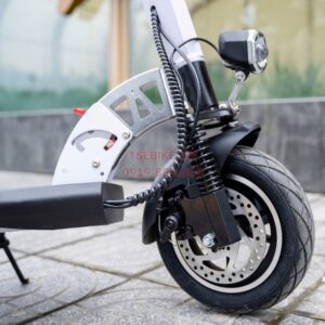 Khung xe được làm bằng hợp kim nhôm bền bỉ, chịu tải cao.