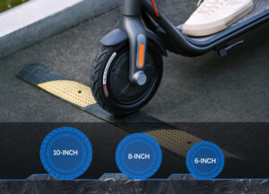 Xe scooter điện Segway Ninebot Kickscooter F40 với lốp khí nén bền bỉ và êm ái hơn.