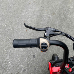 xe dap tro luc adiman