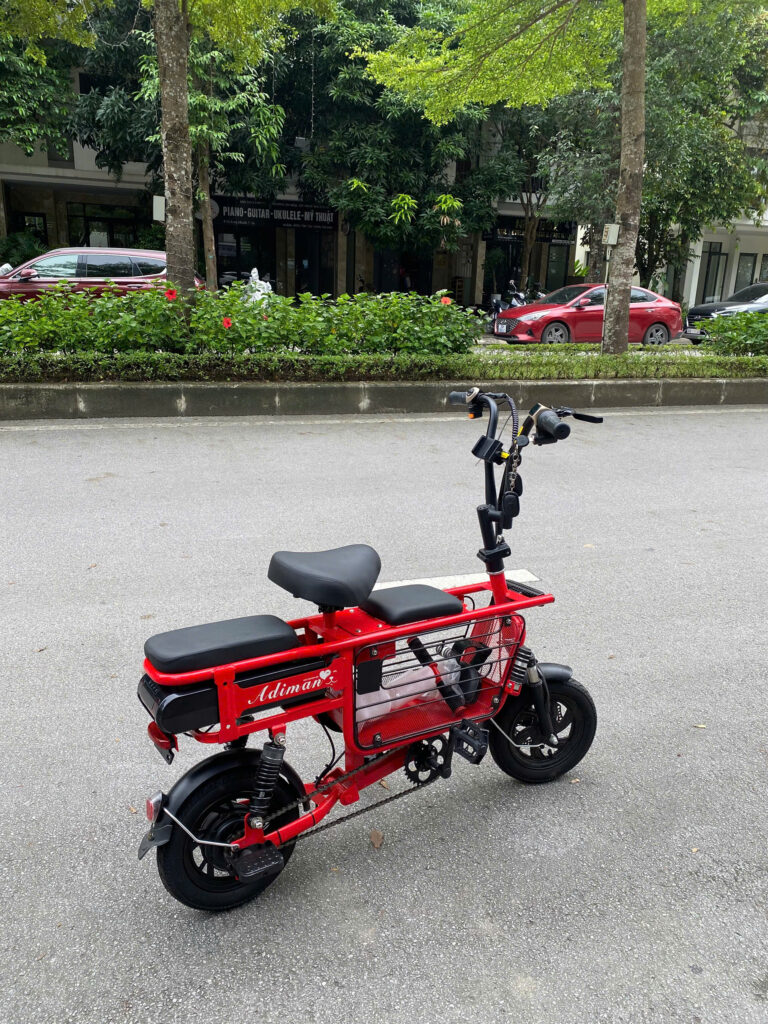 xe dap tro luc adiman