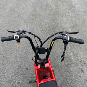 xe dap tro luc adiman